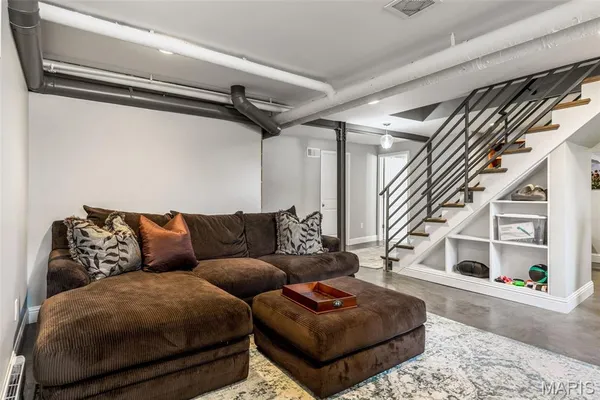 $749,900 | 7163 Washington Avenue, University City, MO 63130