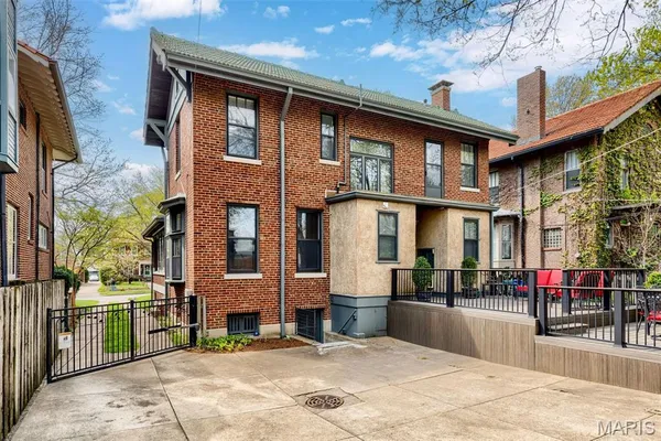 $749,900 | 7163 Washington Avenue, University City, MO 63130