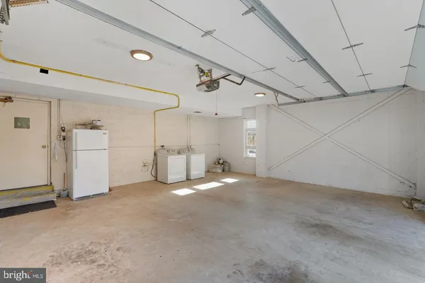 $3,400 | 5250 Valley Forge Drive, Unit 108, Alexandria, VA 22304