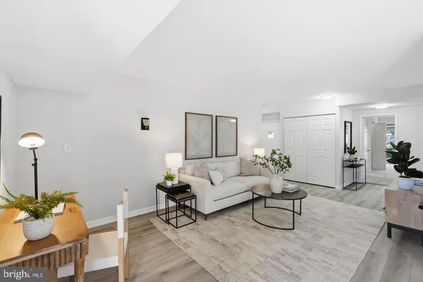 $3,400 | 5250 Valley Forge Drive, Unit 108, Alexandria, VA 22304