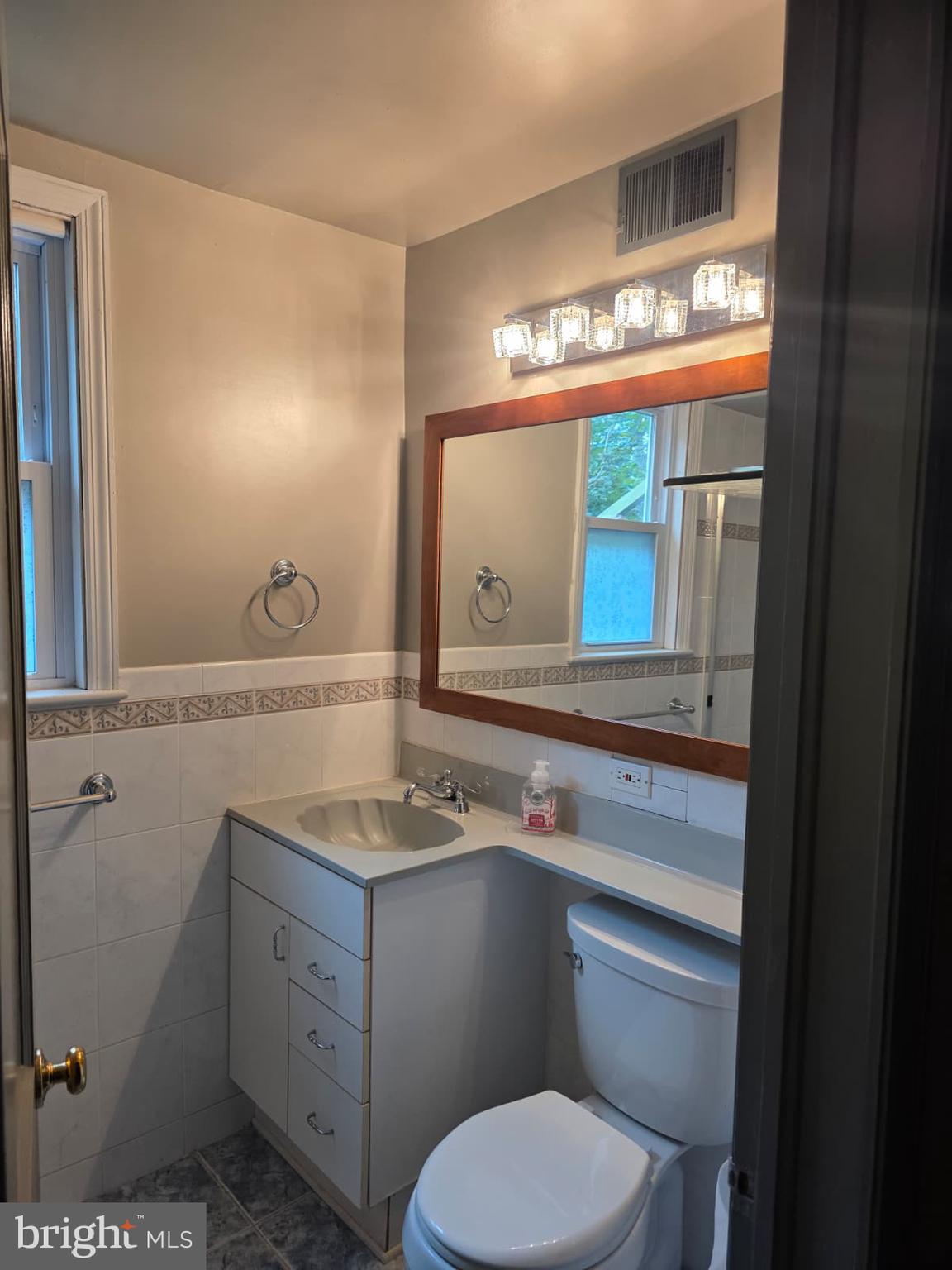 401 Stonington Road Silver Spring, MD 20902 - Photo 16 of 16 Bathroom