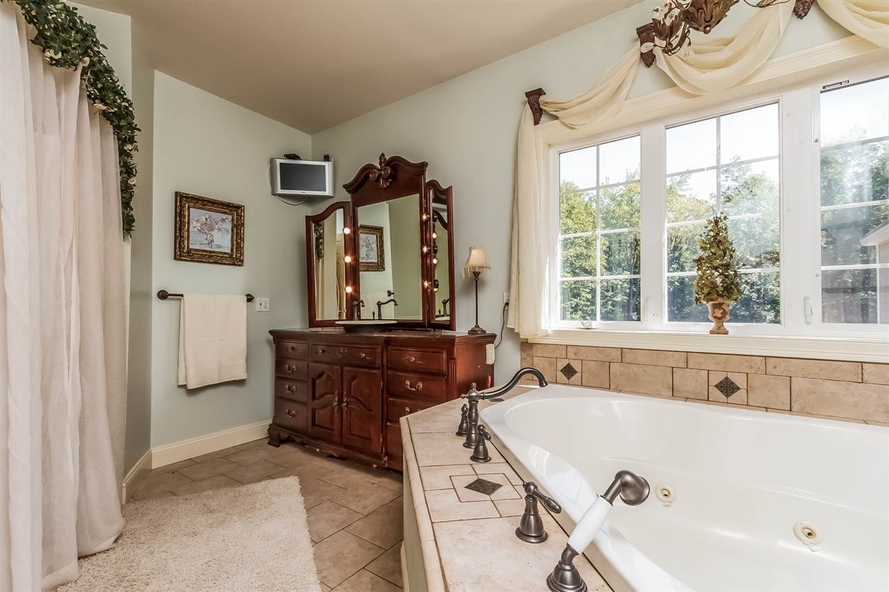 249 Bunker Hill Road Auburn, NH 03032 - Photo 23 of 40 Gallery Image 23