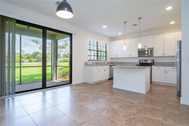 $3,650 | 126 Riverwalk Circle East, Unit 126, Plantation, FL 33325