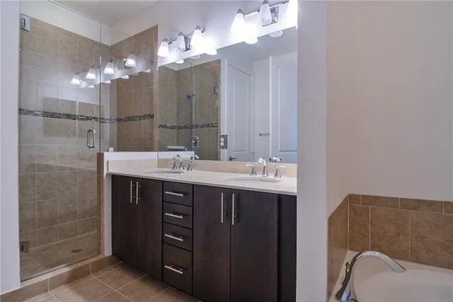 $3,650 | 126 Riverwalk Circle East, Unit 126, Plantation, FL 33325