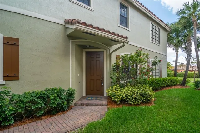 $3,650 | 126 Riverwalk Circle East, Unit 126, Plantation, FL 33325