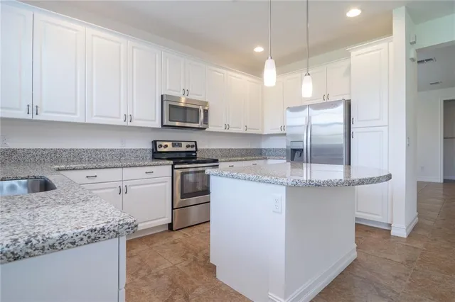 $3,650 | 126 Riverwalk Circle East, Unit 126, Plantation, FL 33325