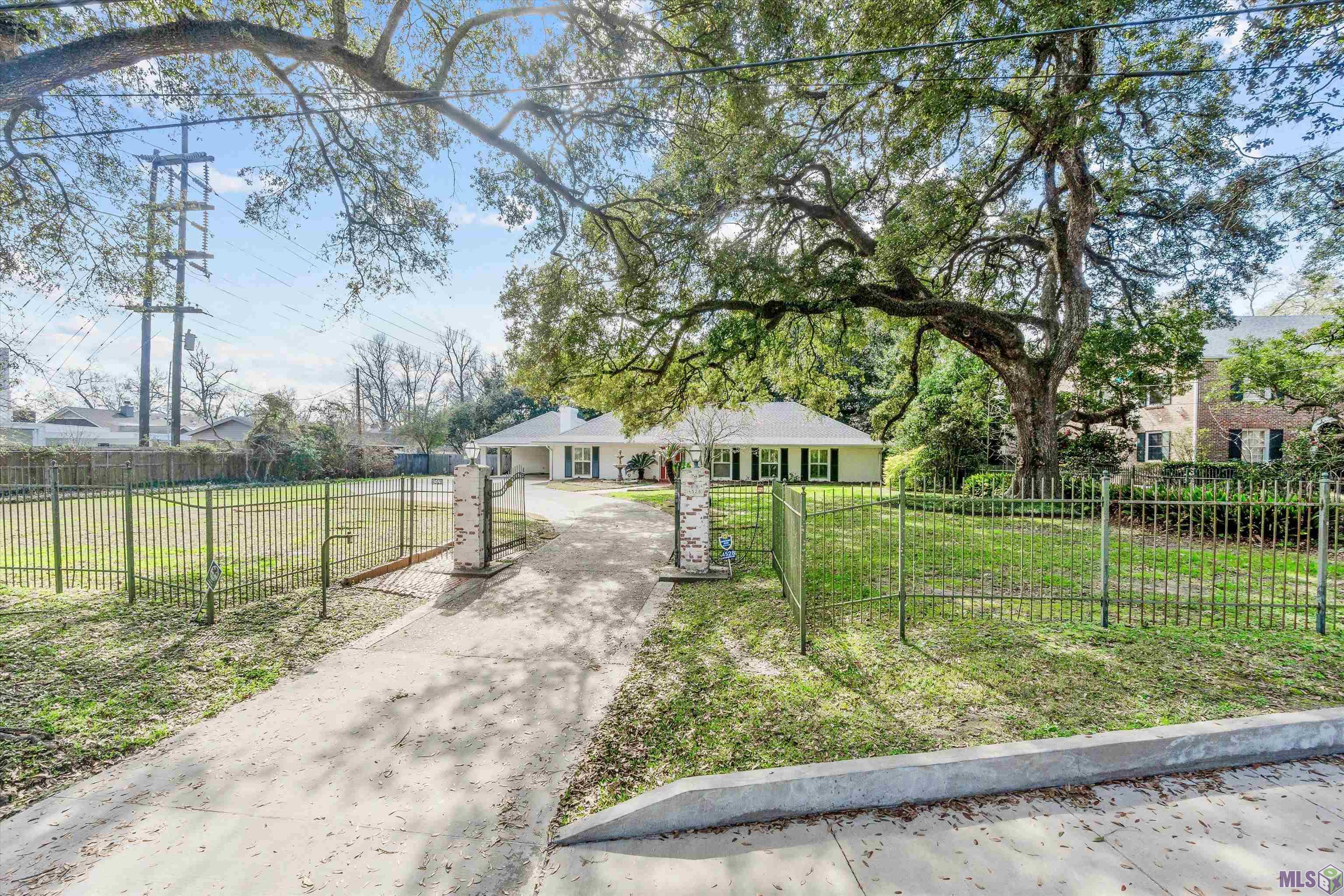 4528 Claycut Road Baton Rouge, LA 70806 - Photo 2 of 32