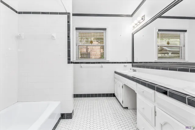 $785,000 | 4528 Claycut Road, Baton Rouge, LA 70806