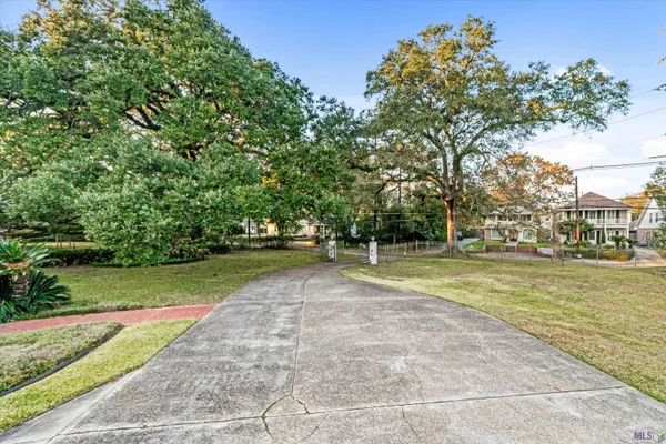 $735,000 | 4528 Claycut Road, Baton Rouge, LA 70806