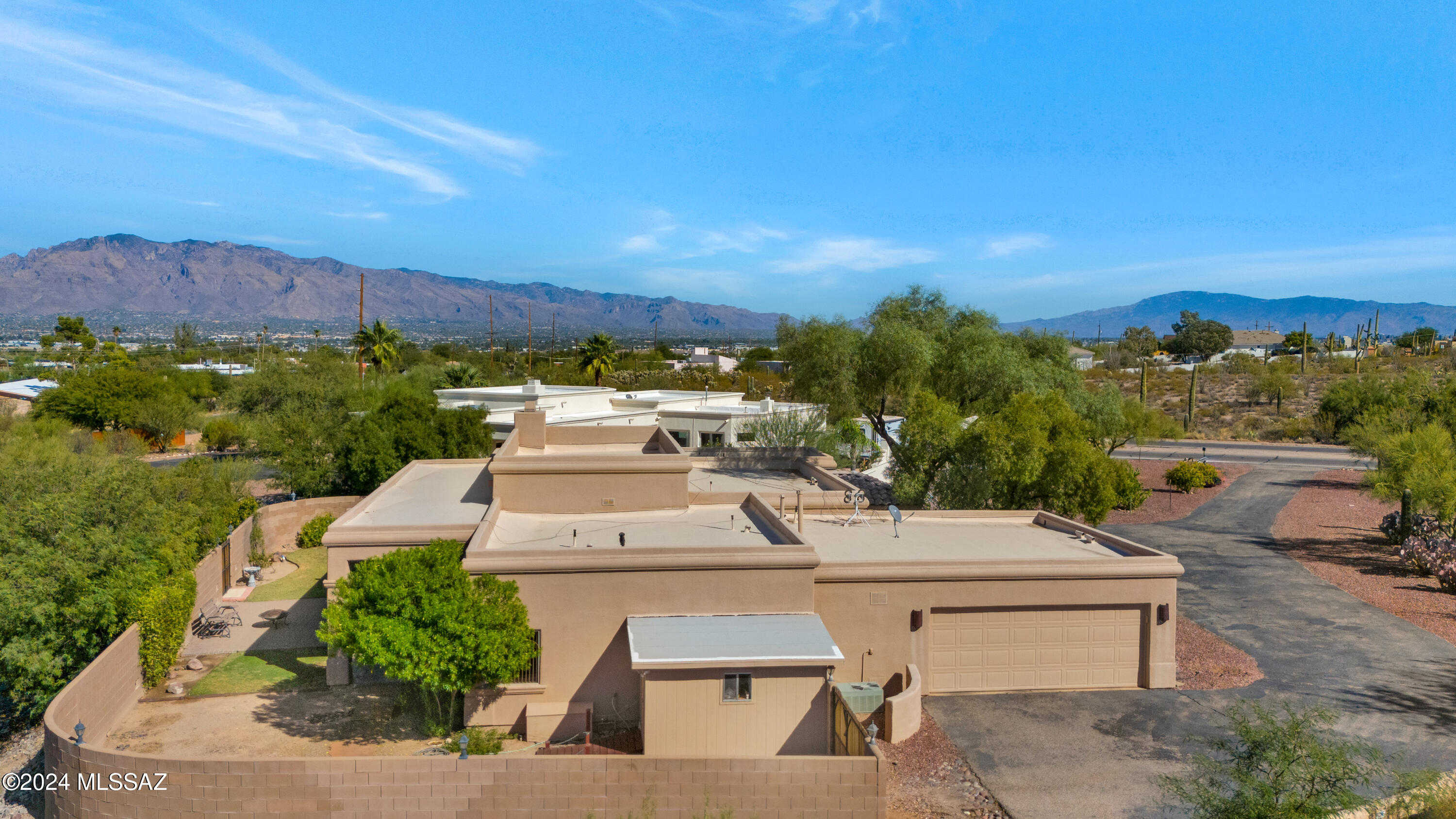 2255 North Painted Hills Road Tucson, AZ 85745 - Photo 5 of 48 Gallery Image 5