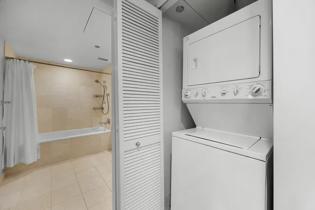 $349,900 | 60 East Monroe Street, Unit 1905, Chicago, IL 60603