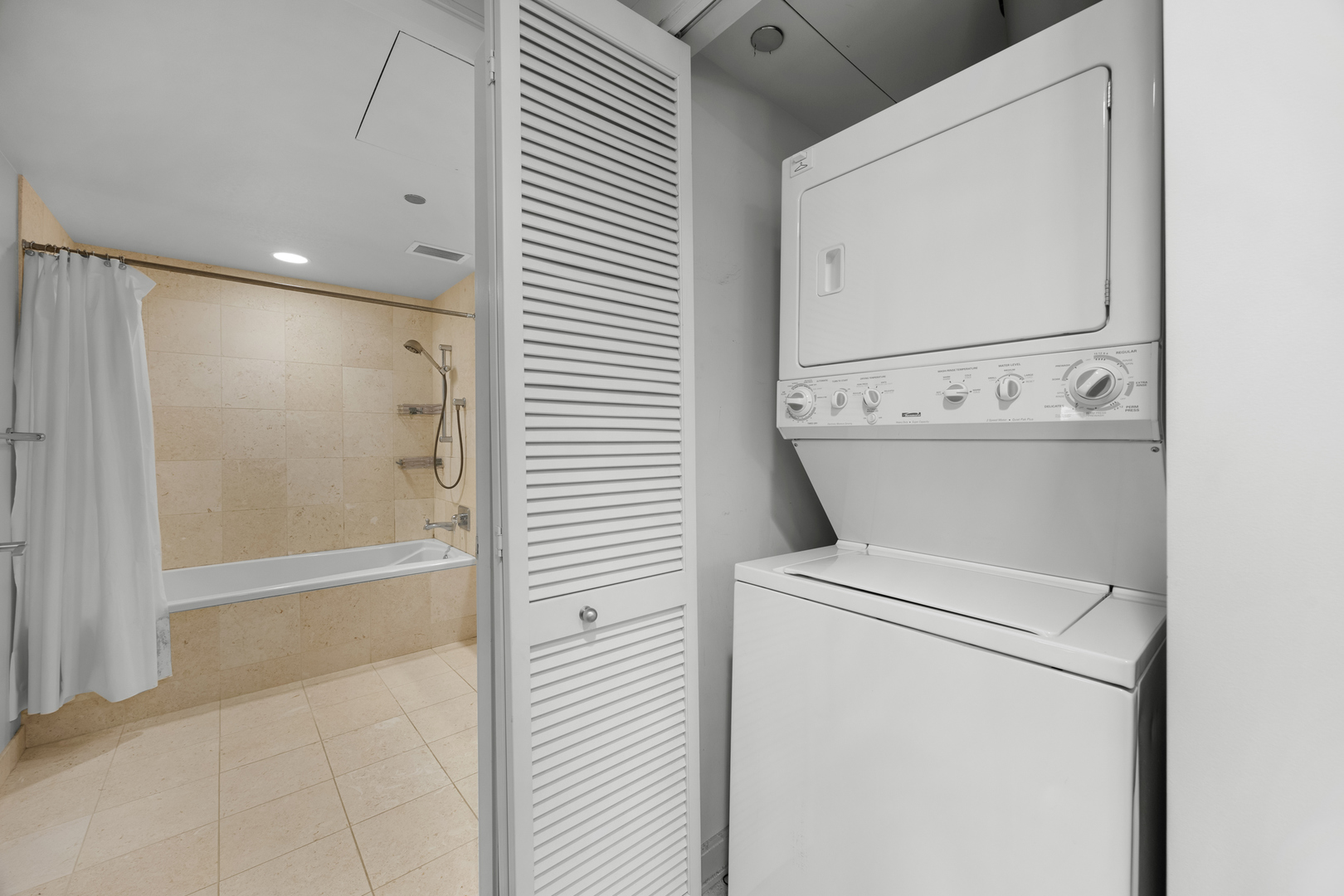 60 East Monroe Street, Unit 1905 Chicago, IL 60603 - Photo 14 of 23