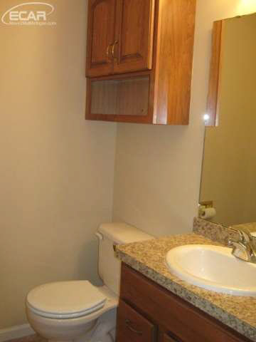 1195 Rose Center Road Fenton, MI 48430 - Photo 14 of 31 21144143-13.JPG