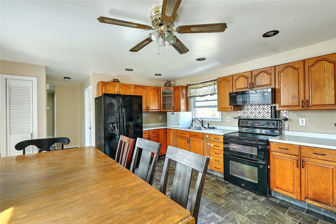 114 E Road Tiverton, RI 02878 - Photo 19 of 28 2nd Fl kitchen