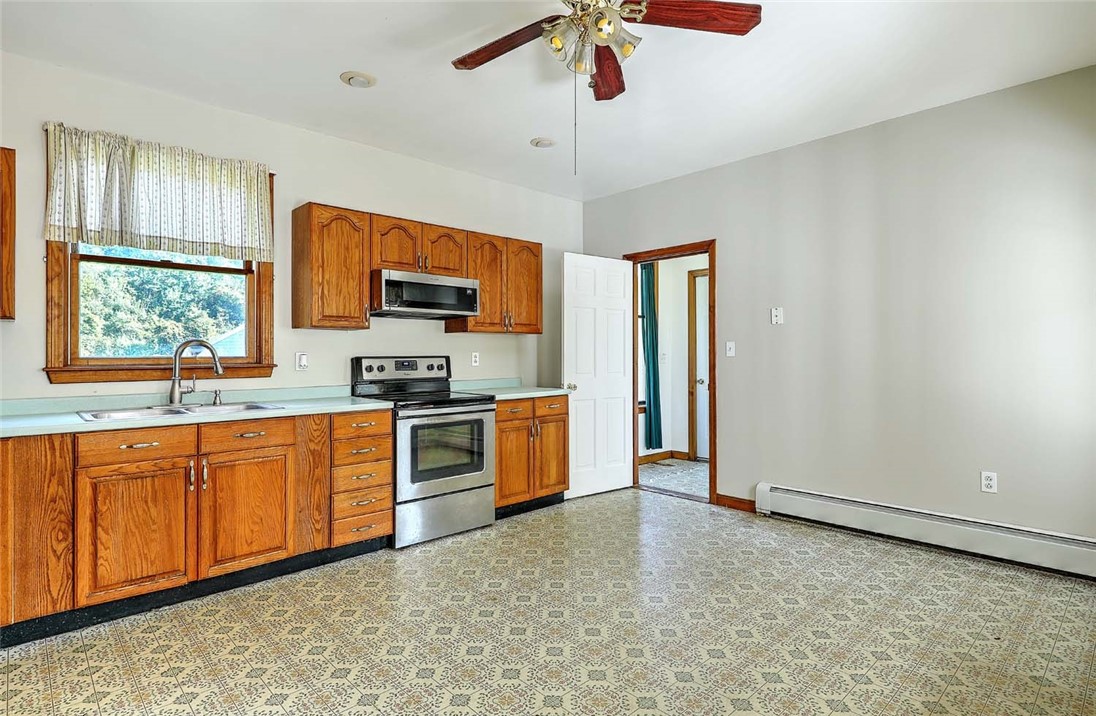 114 E Road Tiverton, RI 02878 - Photo 8 of 28 1st Fl kitchen
