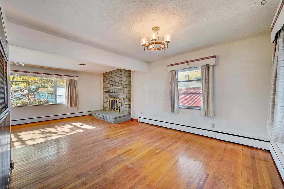 2512 Minerva Lake Road Columbus, OH 43231 - Photo 9 of 25 dr