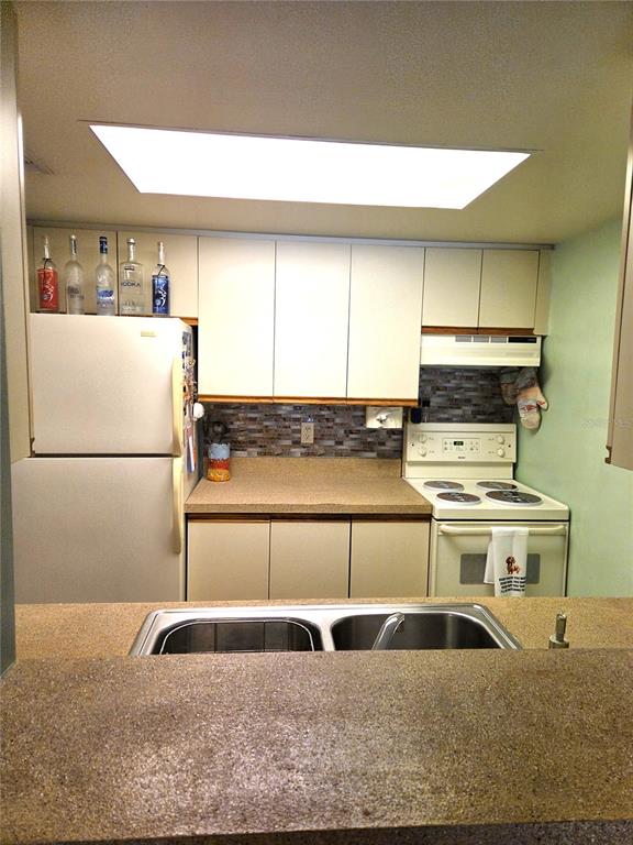 503 Albee Farm Road, Unit B15 Venice, FL 34285 - Photo 15 of 29 Gallery Image 15