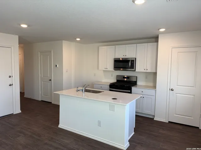 $1,750 | 4222 Paprika Grove, Von Ormy, TX 78073