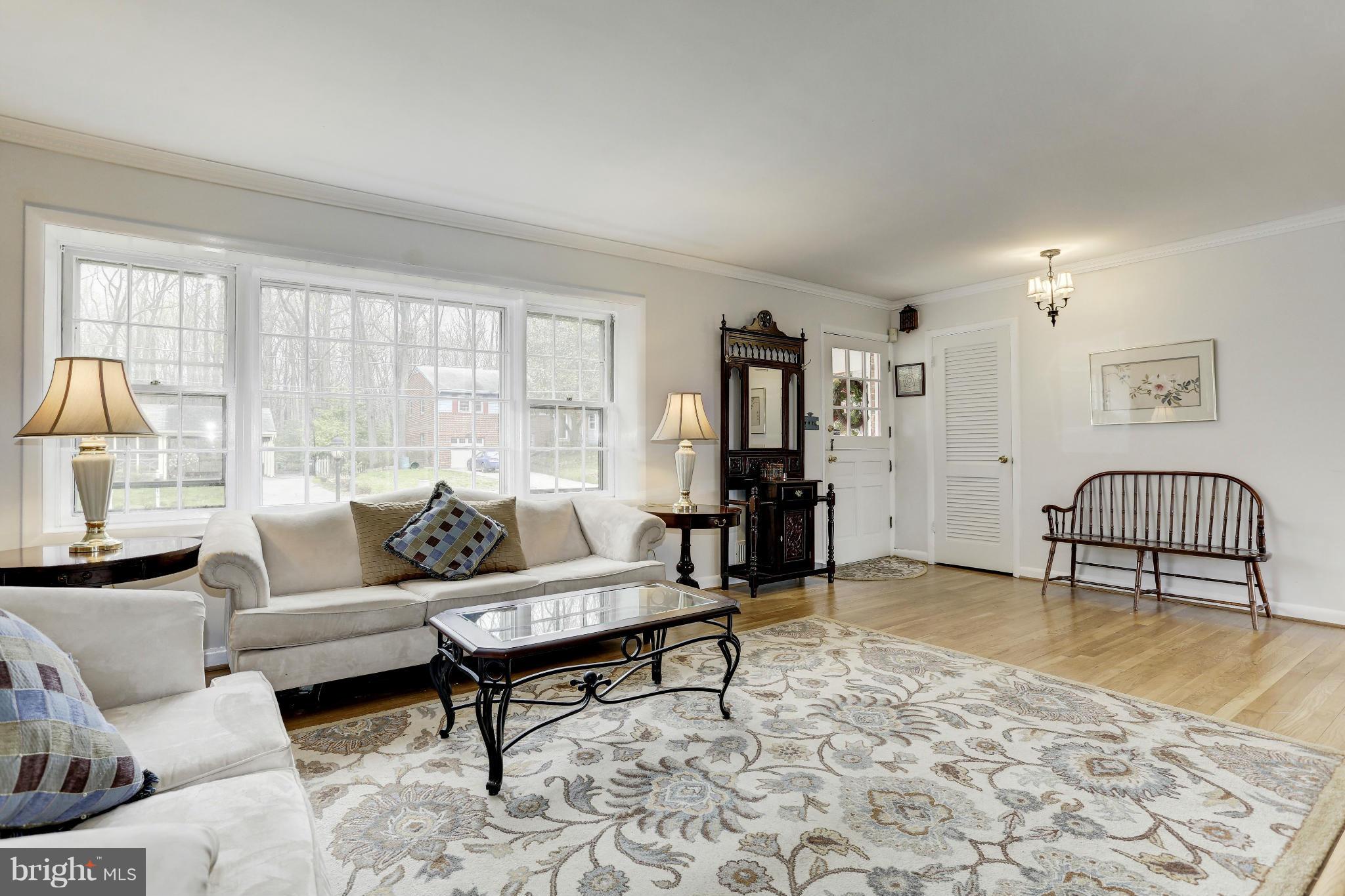 10740 Kinloch Road Silver Spring, MD 20903 - Photo 5 of 30 Living Room