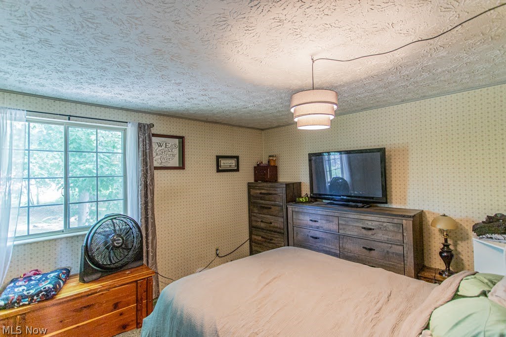 7764 Micawber Road Northeast Warren, OH 44484 - Photo 16 of 29 Master Bedroom