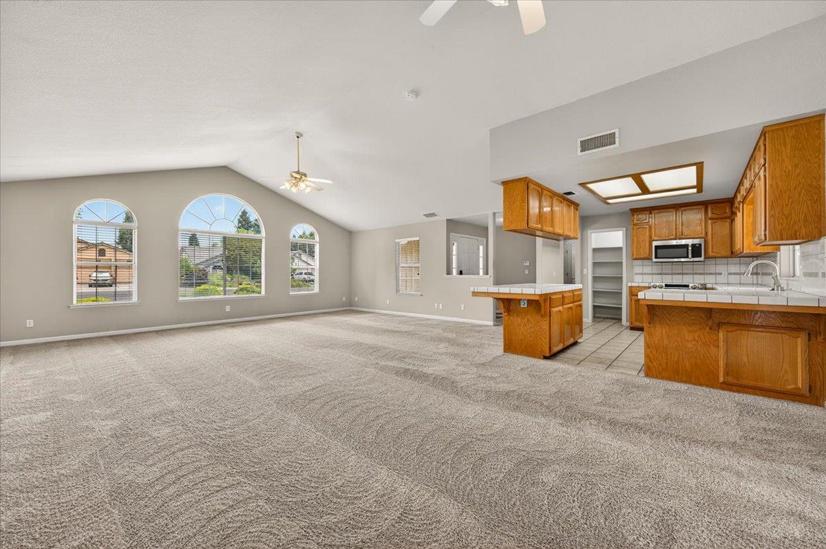 2375 Fallbrook Avenue Clovis, CA 93611 - Photo 4 of 34