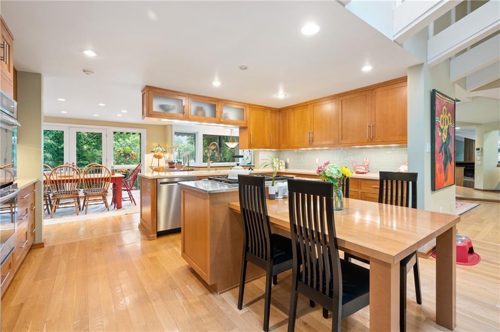 181 West Waldheim Road Pittsburgh, PA 15215 - Photo 8 of 24 Gallery Image 8