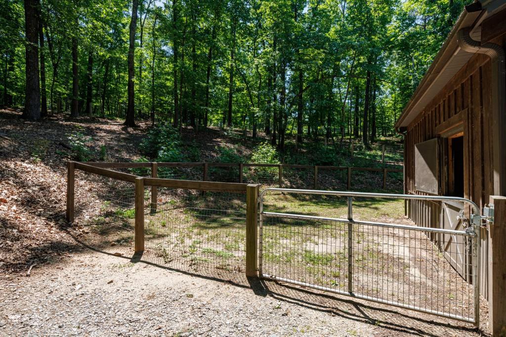 950 Jones Road Roswell, GA 30075 - Photo 40 of 62
