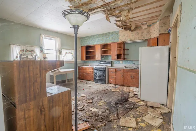 $99,500 | 330 East Main Street, Camden, IN 46917