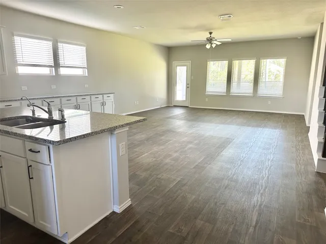 $2,700 | 12310 New River Trail, Conroe, TX 77384