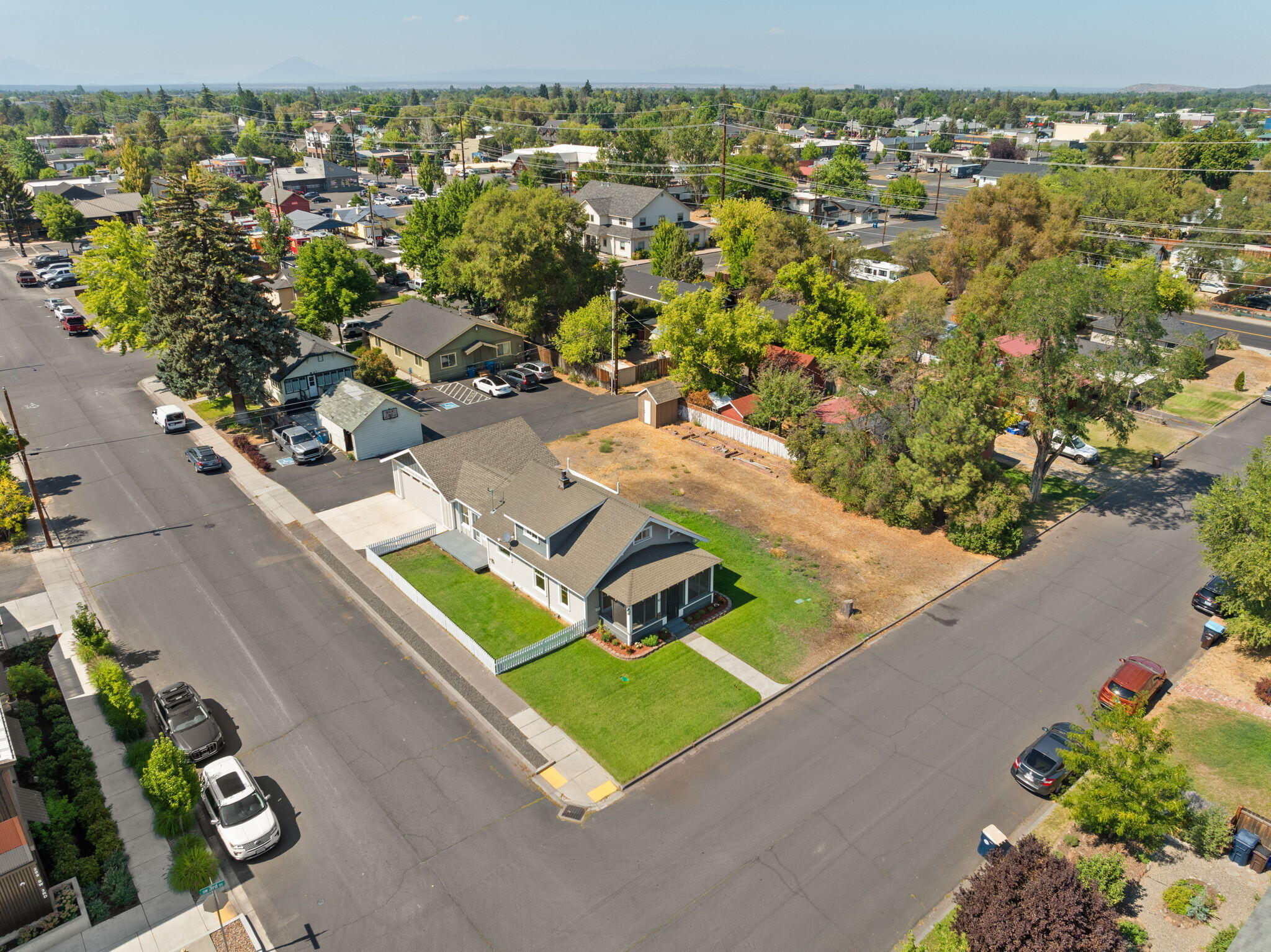 153 Southwest 3rd Street Redmond, OR 97756 - Photo 36 of 36 6-web-or-mls-Riley Visuals-6