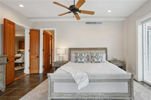 $995,000 | 625 St Charles Avenue, Unit 10C, New Orleans, LA 70130