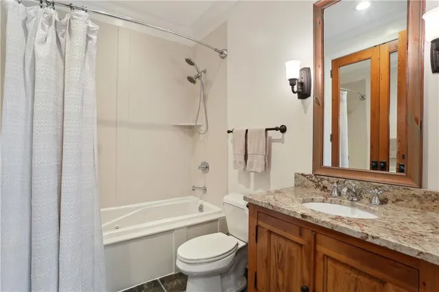 $995,000 | 625 St Charles Avenue, Unit 10C, New Orleans, LA 70130
