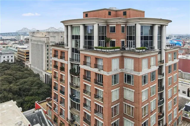 $995,000 | 625 St Charles Avenue, Unit 10C, New Orleans, LA 70130