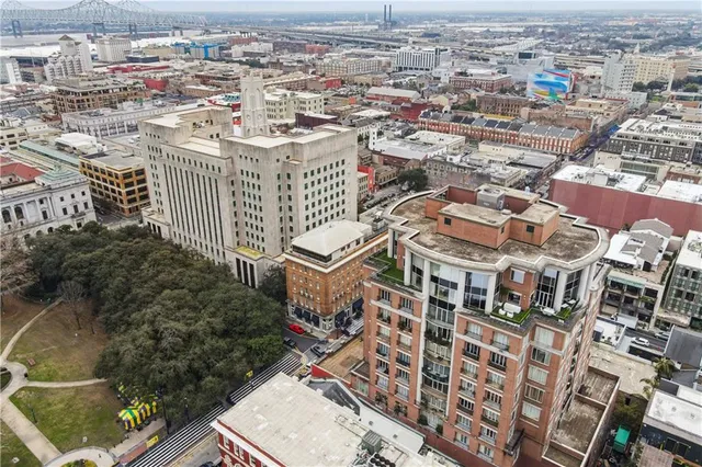 $995,000 | 625 St Charles Avenue, Unit 10C, New Orleans, LA 70130