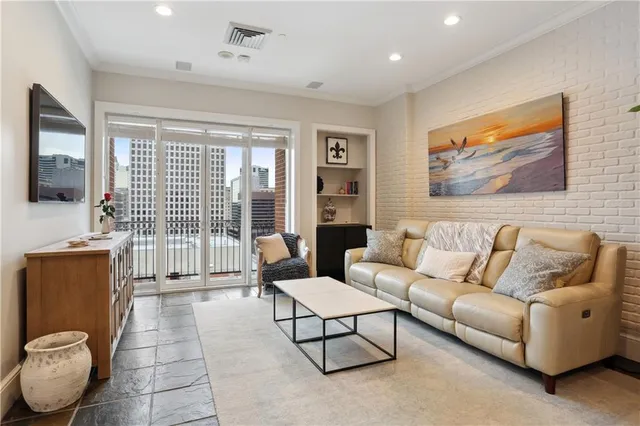$995,000 | 625 St Charles Avenue, Unit 10C, New Orleans, LA 70130