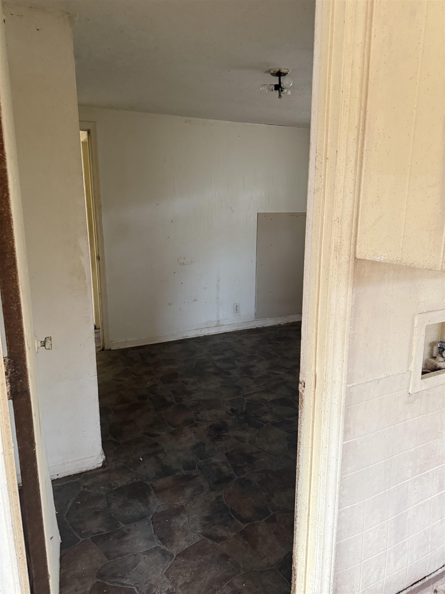 1304 Nazareth Road Spartanburg, SC 29301 - Photo 5 of 7