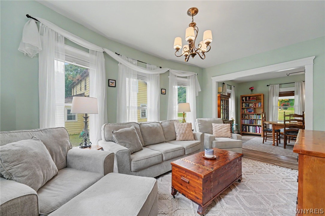 1798 Davis Road West Falls, NY 14170 - Photo 15 of 33 Living room