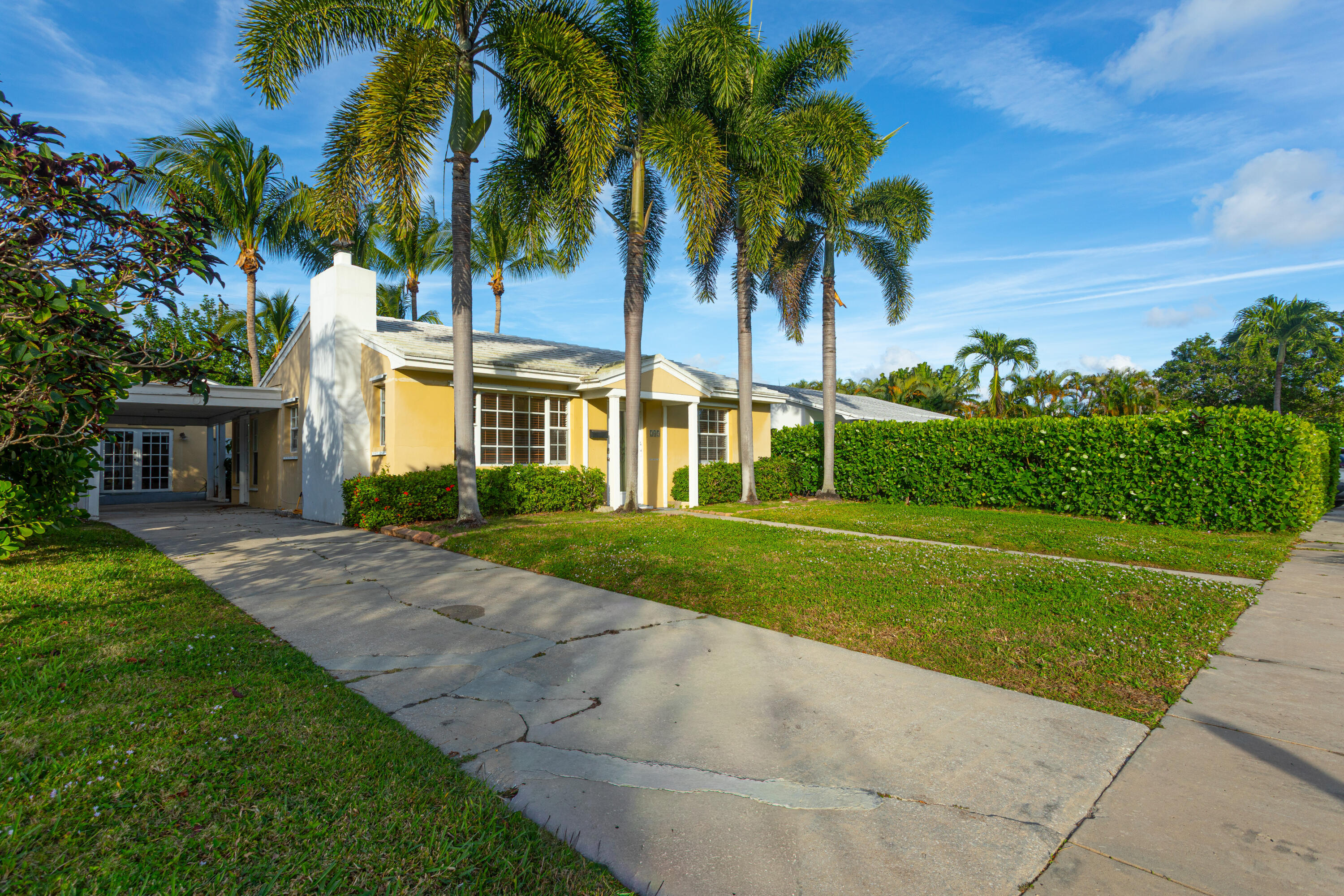 245 Cortez Road West Palm Beach, FL 33405 - Photo 7 of 32 Front 5