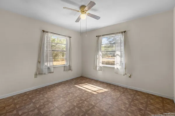 $219,900 | 663 County Road 664, Devine, TX 78016