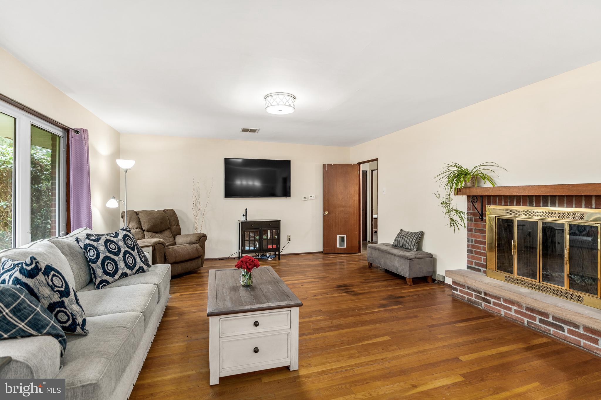 13 Pratt Road Cherry Hill, NJ 08002 - Photo 4 of 20 Gallery Image 4