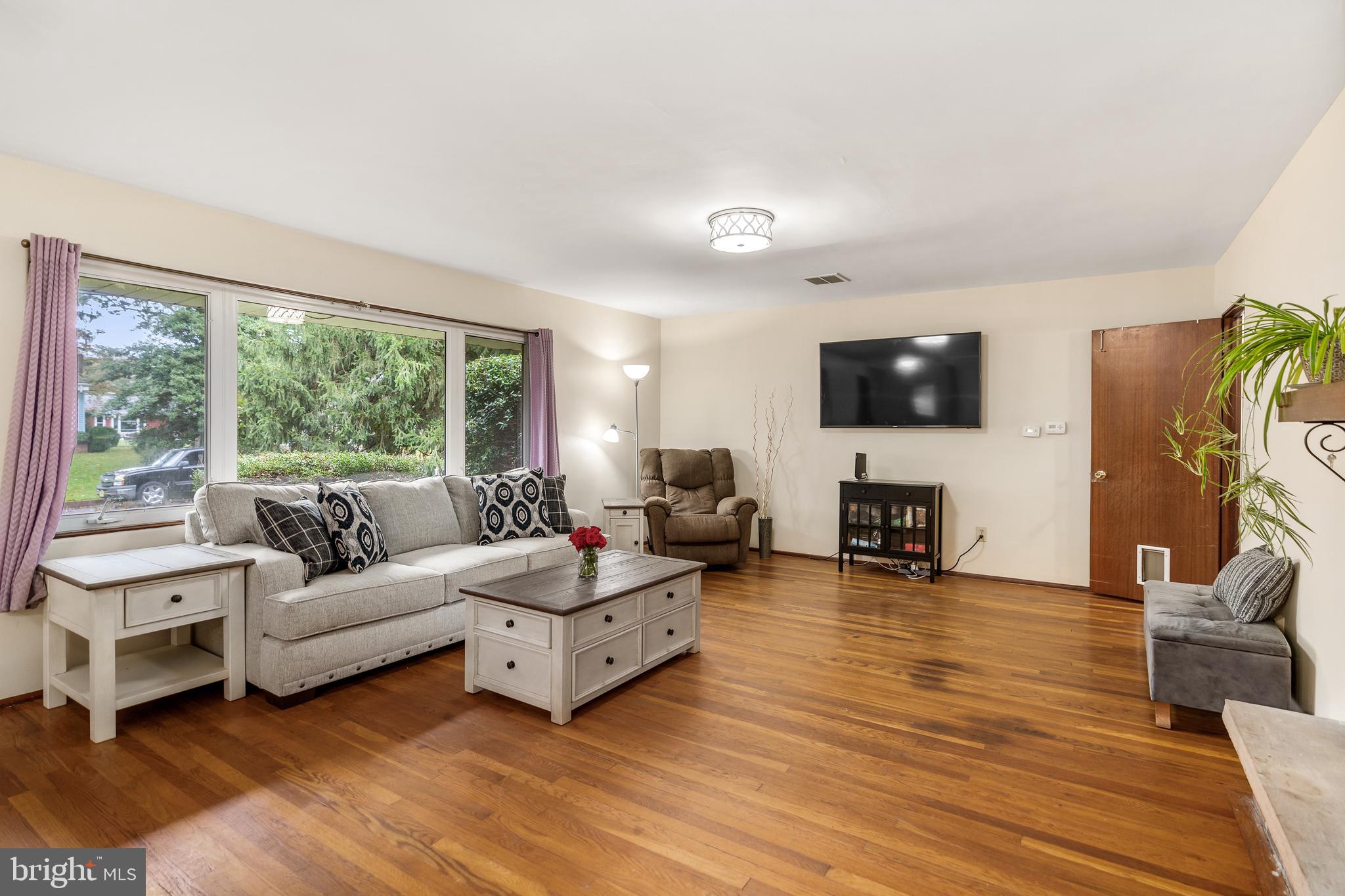 13 Pratt Road Cherry Hill, NJ 08002 - Photo 5 of 20 Gallery Image 5