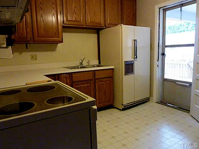 804 Merrie Road Raleigh, NC 27606 - Photo 5 of 21