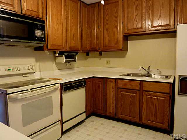 804 Merrie Road Raleigh, NC 27606 - Photo 6 of 21