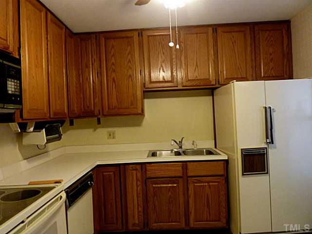 804 Merrie Road Raleigh, NC 27606 - Photo 7 of 21