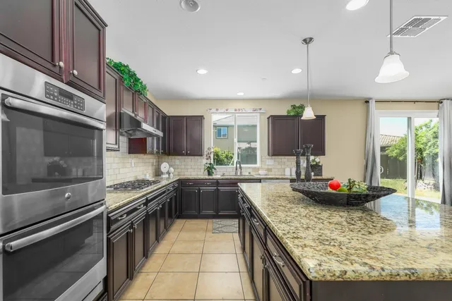 $728,000 | 10084 Cape Verde Drive, Elk Grove, CA 95757