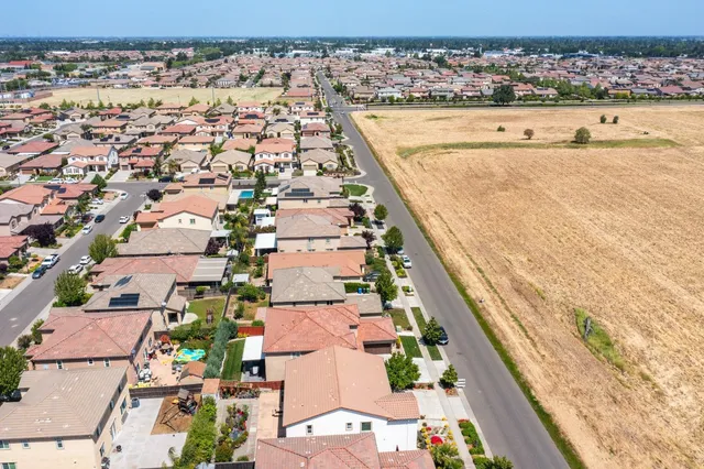 $728,000 | 10084 Cape Verde Drive, Elk Grove, CA 95757