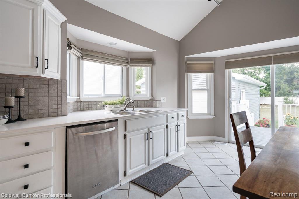3075 Avalon Road Rochester, MI 48309 - Photo 13 of 33