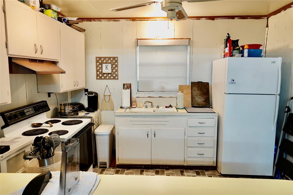 588 County Road 430 Mullin, TX 76864 - Photo 31 of 40