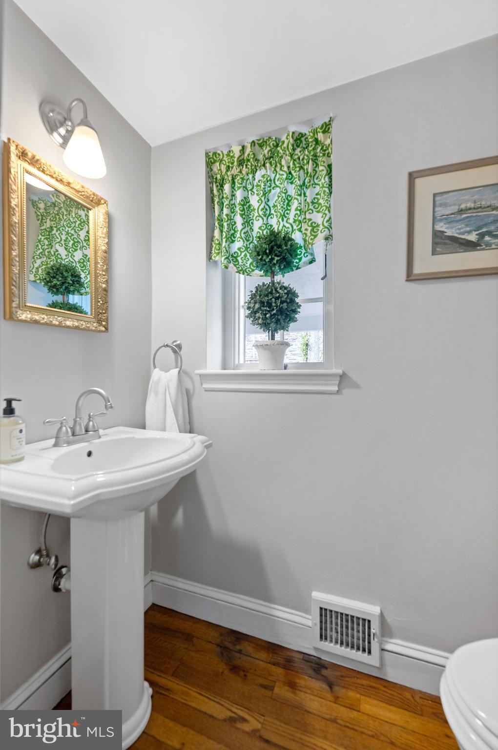 5 Briar Road Wayne, PA 19087 - Photo 18 of 36 Charming Powder Room