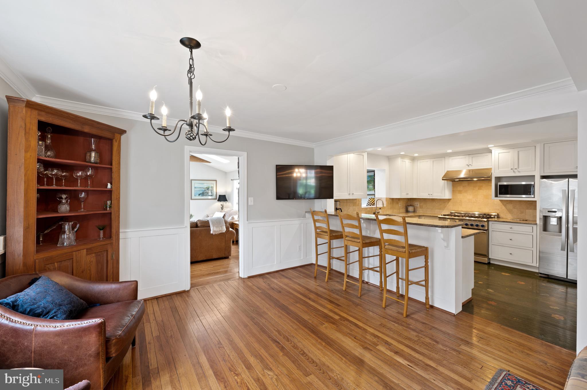 5 Briar Road Wayne, PA 19087 - Photo 10 of 36 Flex Space for Sitting or Another Eating Area